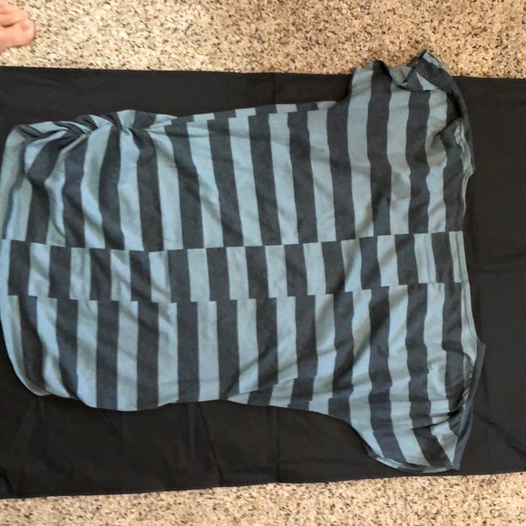 Top - Picture 2 of 3